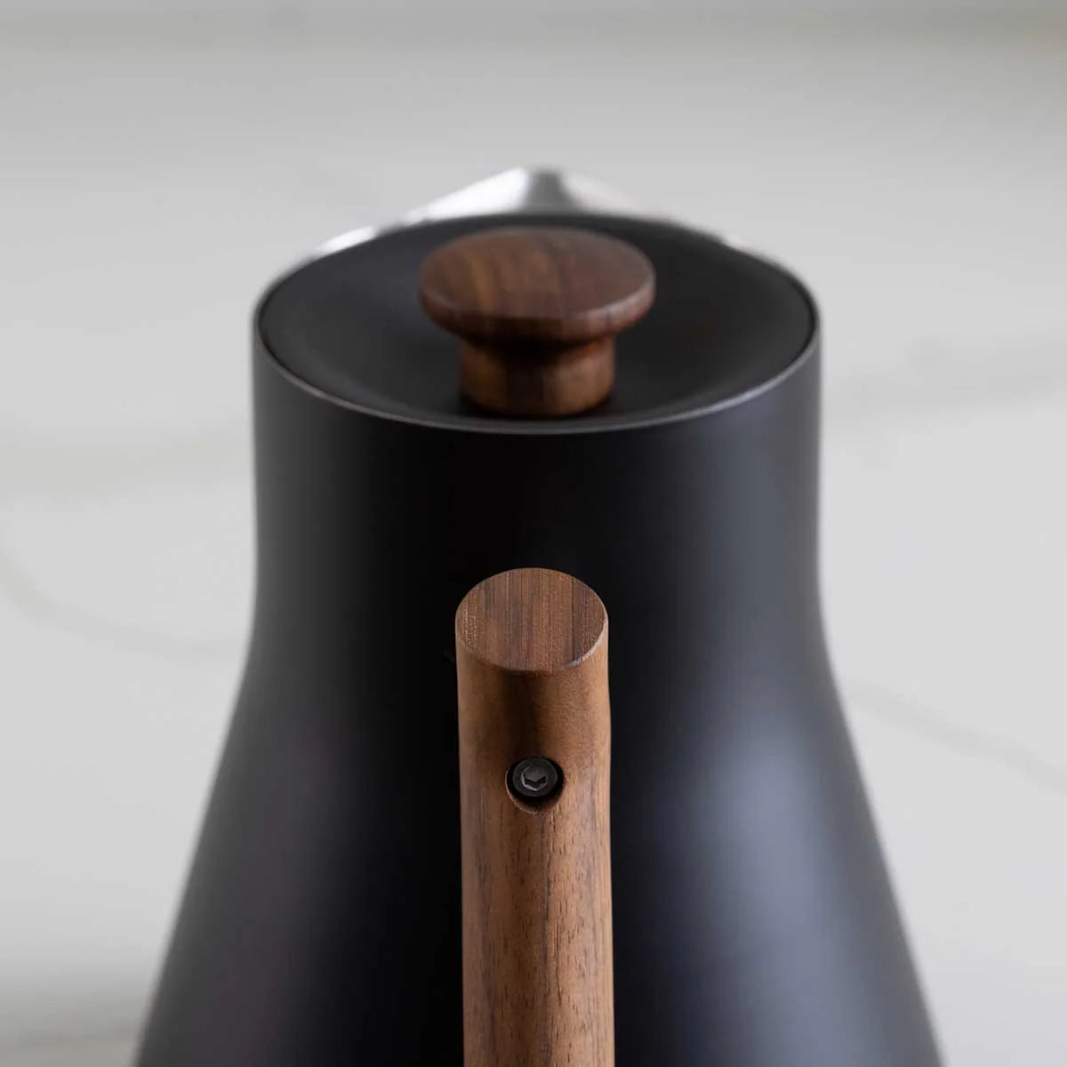 Wasserkocher Tea Fellow Corvo Black/Walnut