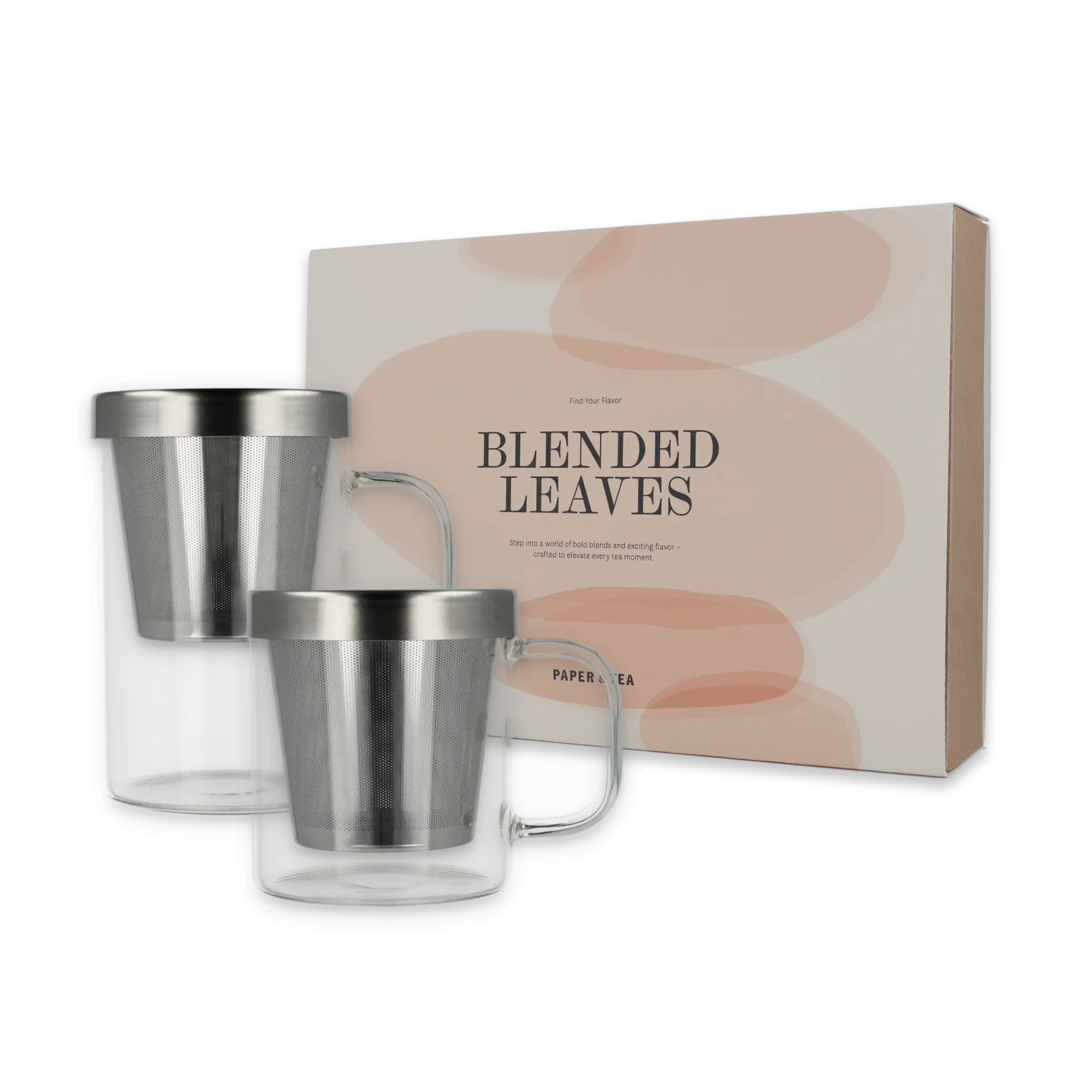 Beige-rosa Box mit »BLENDED LEAVES« und zwei Glastassen mit Teesieben von Paper & Tea